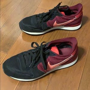Nike women’s sneakers — 8.5